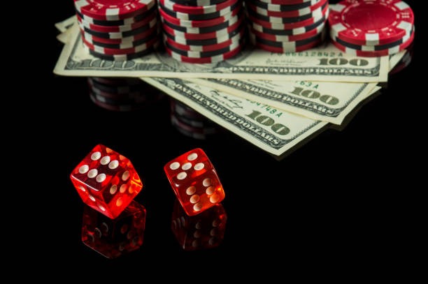Live Lightning Dice table with three dice and dealer interface on goldwind platform